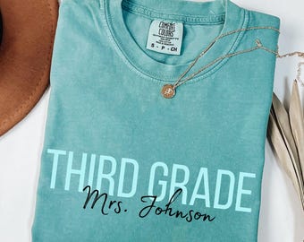 Comfort Colors® Chemise personnalisée pour professeur de 3e année, chemise personnalisée de troisième année, cadeau pour l'enseignant, chemise d'équipe d'enseignants de 3e année, cadeau pour enseignant