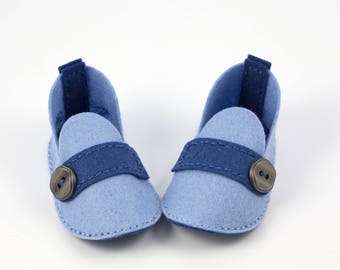 Baby Booties - Unique Baby Gift - Wool Felt - Hand Stitched - Crib Shoes -  White - Blue - Matching Gift Box - JACKSON