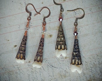 Human teeth replicas earrings "Pendenteeth". Oddities, Halloween, Curiosity