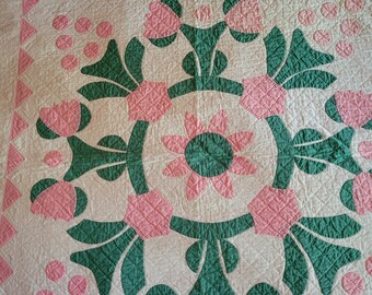 アンティークキルト大判　ピンク アンティーク キルト、1940 年代のピンクと緑の花柄 - Etsy 日本