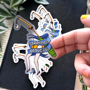 Sid's Toys Legs Strange Is Beauitful tattoo-stijl 3,5 x 2,5 waterdichte doorzichtige sticker!