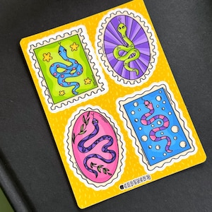 Niedliche Schlange Briefmarke Briefmarken 4x3 "wasserfester Vinyl-Aufkleber Bogen
