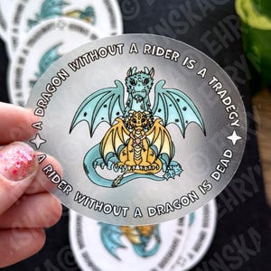 Fourth Wing Basgiath War College Riders Quadrant Dragon officieel gelicentieerde waterdichte 3x3 doorzichtige vinylsticker!