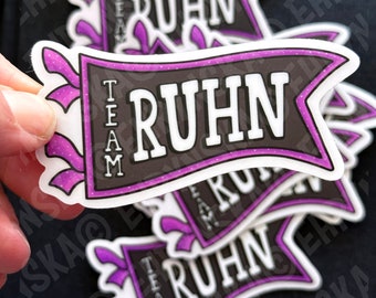 Autocollant en vinyle transparent drapeau de l'équipe de la Ruhn de Crescent City - Sous licence officielle SJM Merch