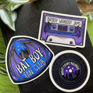 Offiziell lizenziert Sarah J Maas ACOTAR Bat Boy Fan Club Night Court Wasserdichte Vinyl Sticker Bundle Pack!