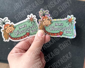 Miss Piggy In My Showgirl Era Vegas Retro 3 x 2,2 waterdichte sticker: aan jou de keuze!