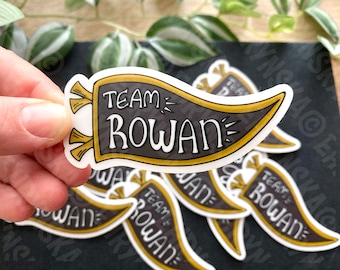 Throne Of Glass チーム Rowan フラッグ ペナント クリアビニールステッカー - SJM 公式ライセンス商品