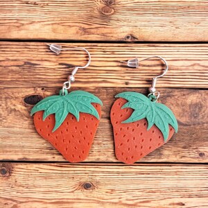 3D Printed Strawberry Dangle Earrings: Lightweight Eco-Friendly Jewelry