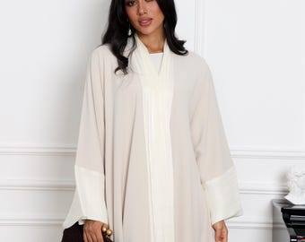 ベージュのアバヤセット：3ピースのモデストドレス、オープンアバヤ、スカーフ