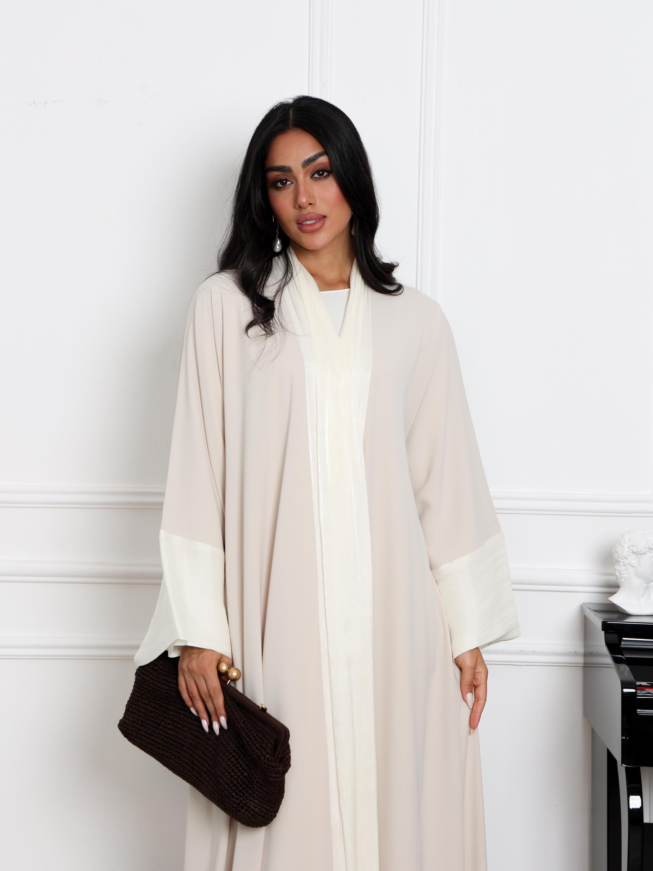 Conjunto de abaya de lujo de 3 piezas / Traje modesto beige con ribete de organza / Elegante abaya abierta, vestido interior y bufanda / Eid / Novia / Ropa para ocasiones especiales