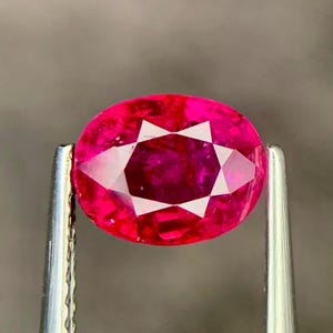 Mozambique Ruby 1.54 Ct Oval Cut: Untreated Gemstone for Jewelry