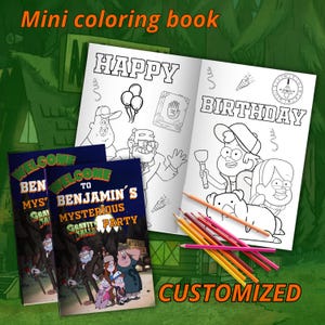 Puede incluir: Un mini libro para colorear personalizado con las palabras "Happy Birthday" e ilustraciones. La imagen también muestra dos libros pequeños con el texto "Welcome to Benjamin's Mysterious Gravity Party" y un juego de lápices de colores.