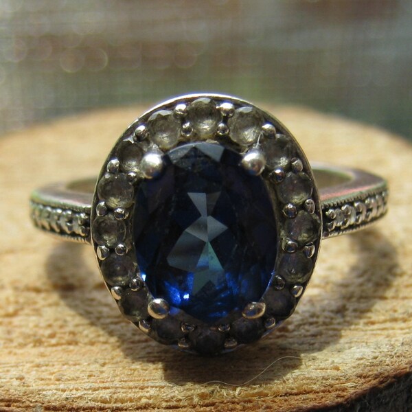 Beautiful Vintage Sterling Silver Women's Ladies Ring Size 6 Ring with Lab Created Sapphire and Cubic Zirconia