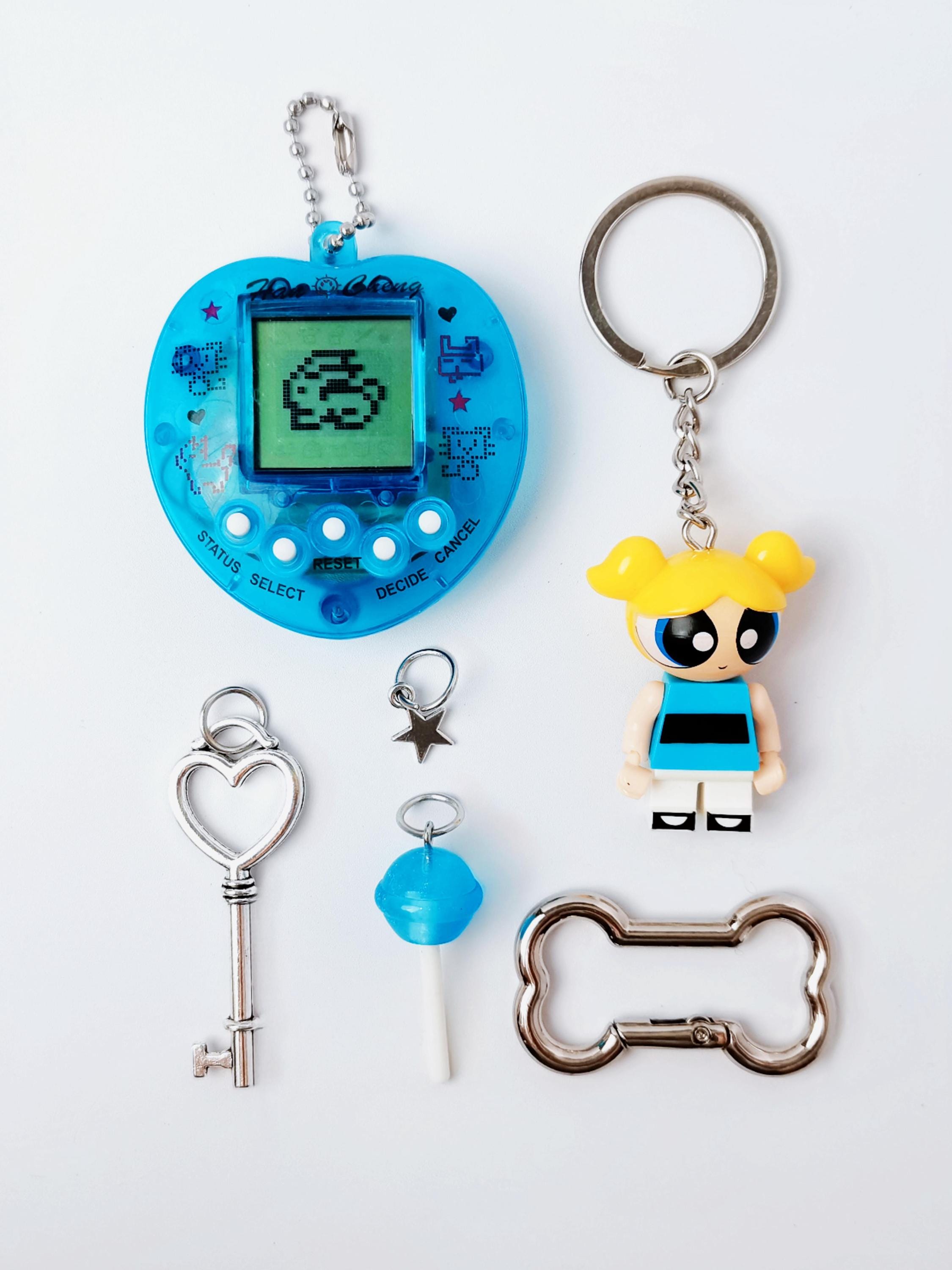 たまごっちバッグチャームキーホルダー – レトロなY2K風財布 