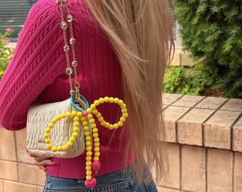 Beaded Bow Bag Charm Keychain – Cute Kawaii Y2K Purse Accessory, Pastel Heart Bead Decor, Handmade Colorful Gift, Colorful Aesthetic Keyring