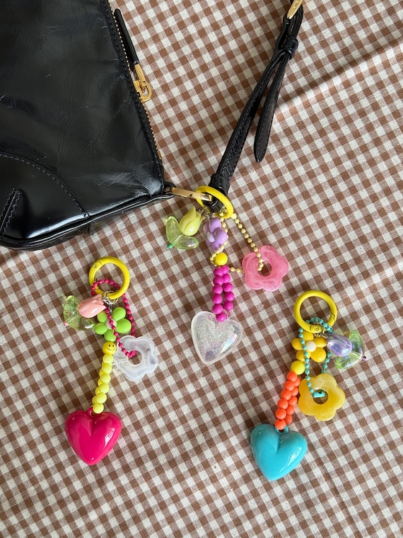 Colorful Beaded Heart Bag Charm Keychain – Handmade Kawaii  display picture 1