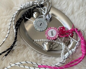 Casino Poker Bag Charm Keychain – Fun Y2K Purse Accessory with Dice, Monte Carlo Chip, Pearl Chain & Heart Pendant, Lucky Gift for Gamers