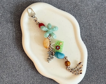Colorful Beaded Bag Charm Keychain – Handmade Retro-Inspired Purse Accessory with Faux Gemstone Look, Flower, House & Unique Gift Idea