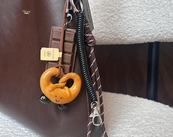Chocolate & Croissant Bag Charm Keychain – Cute Foodie Purse Accessory with Pretzel or Bread Pendant, Brown Rope, Fun Gift for Coffee Lovers