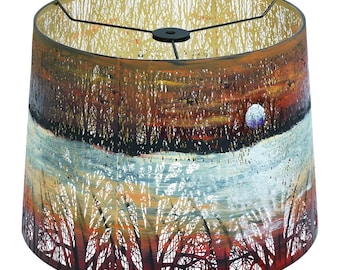 Pantalla de tambor con paisaje pintado a mano: Arte de metal vintage para decoración del hogar. 30 cm de alto x 35 cm de fondo x 25 cm de alto = 30 x 36 x 25 cm.