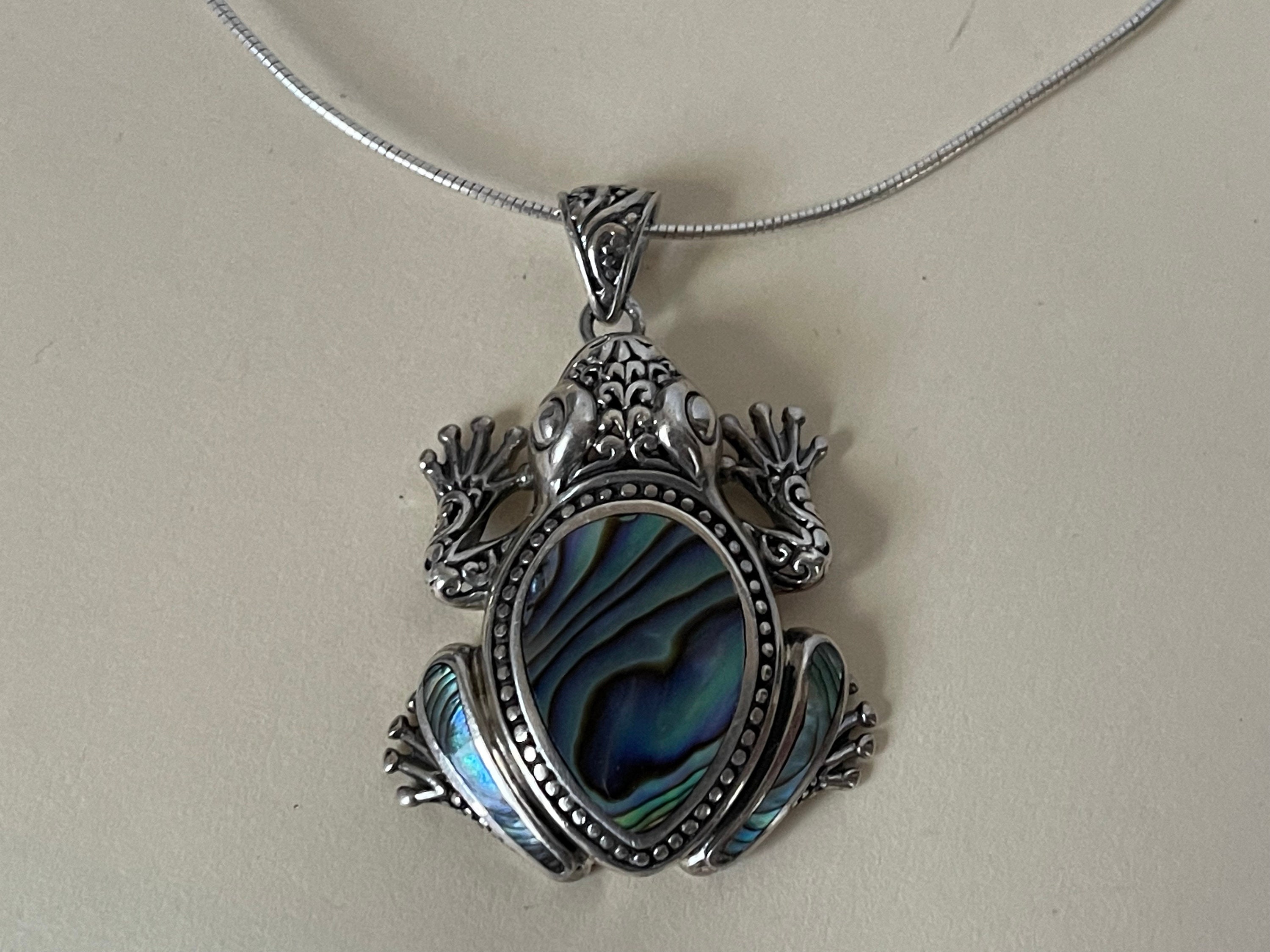 ATS-AYU333 / Collana con ciondolo in conchiglia di abalone