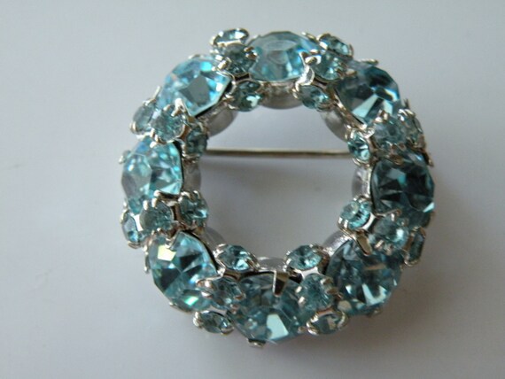 Warner Baby Blue circle Brooch, pin - image 1