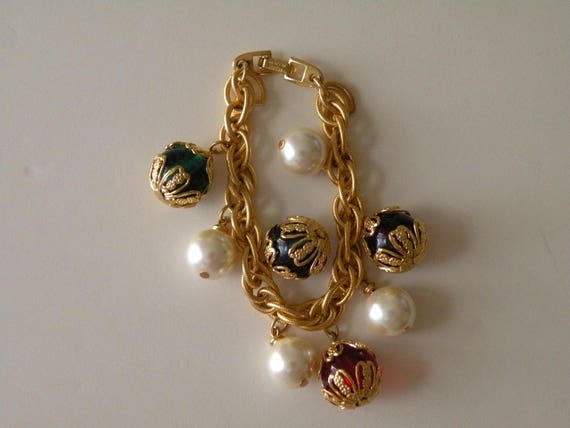 Napier  plastic and faux pearl bracelet. Limited … - image 4