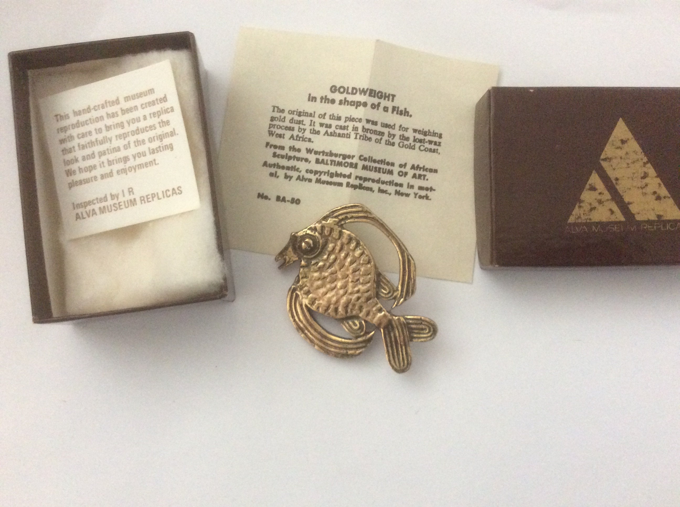 Alva museum brooch - Etsy 日本