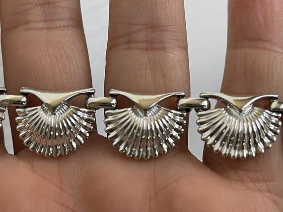 Coro silver tone shell necklace - image 3