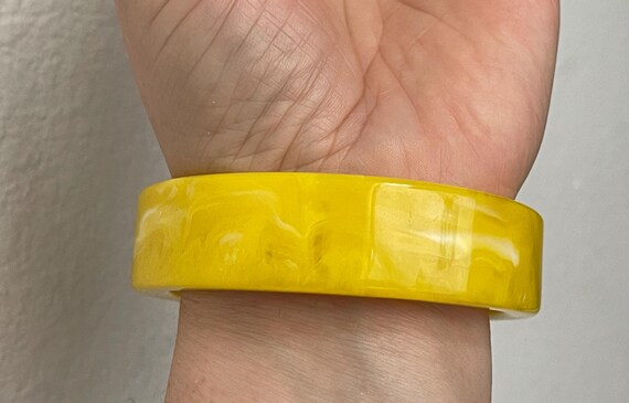 Yellow, marbled pattern bangle plastic bracelet - image 2