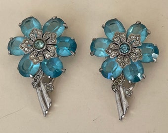 H. Pomerantz inc. pot metal blue flowers dress clips. Art Deco. Pair