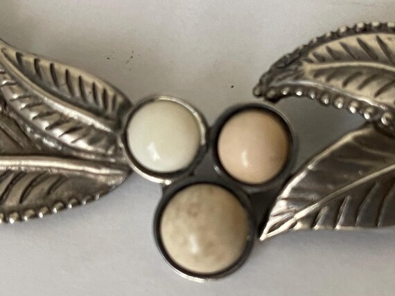 Dauplaise silver tone  leaf statement necklace - image 6