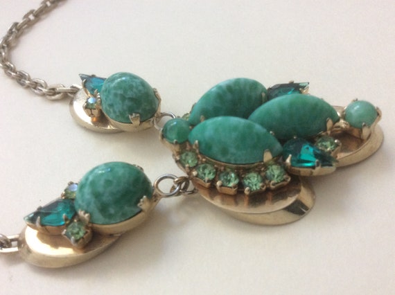 High dome peking glass, green rhinestone necklace… - image 5