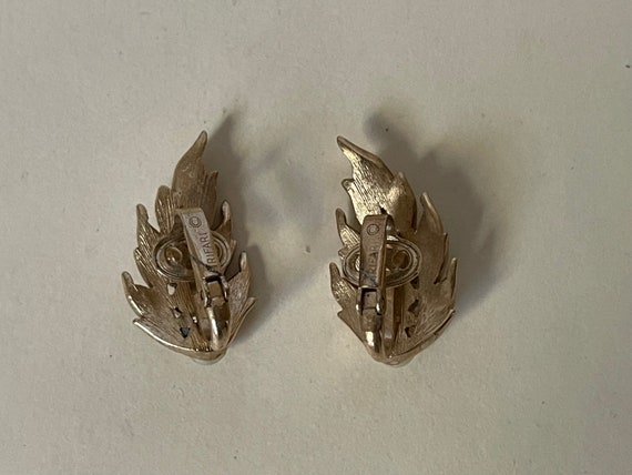 Trifari faux pearl, rhinestone leaf clip-on  earr… - image 5