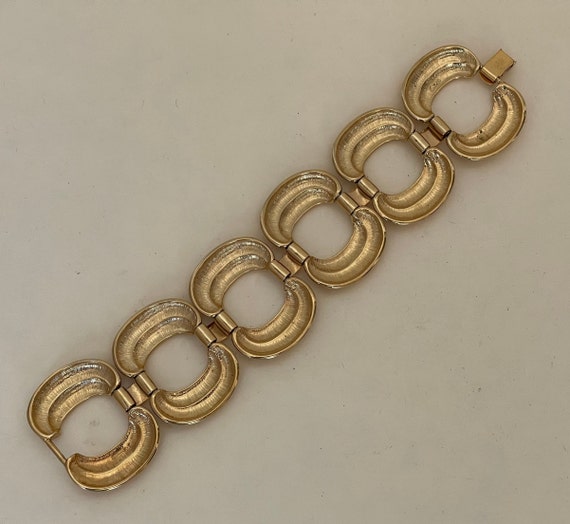 Napier gold plated chunky wide link bracelet - image 5