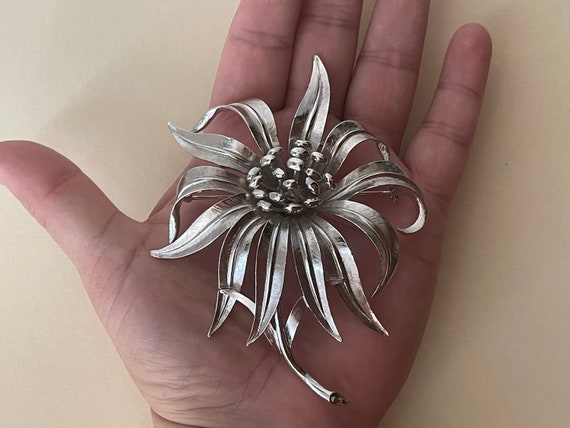 Trifari silver, rhodium plated large flower brooc… - image 4