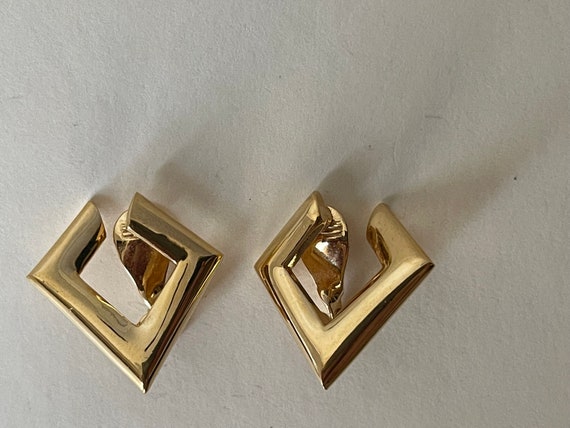 Monet gold plated geometric, modernist clip-on ea… - image 2