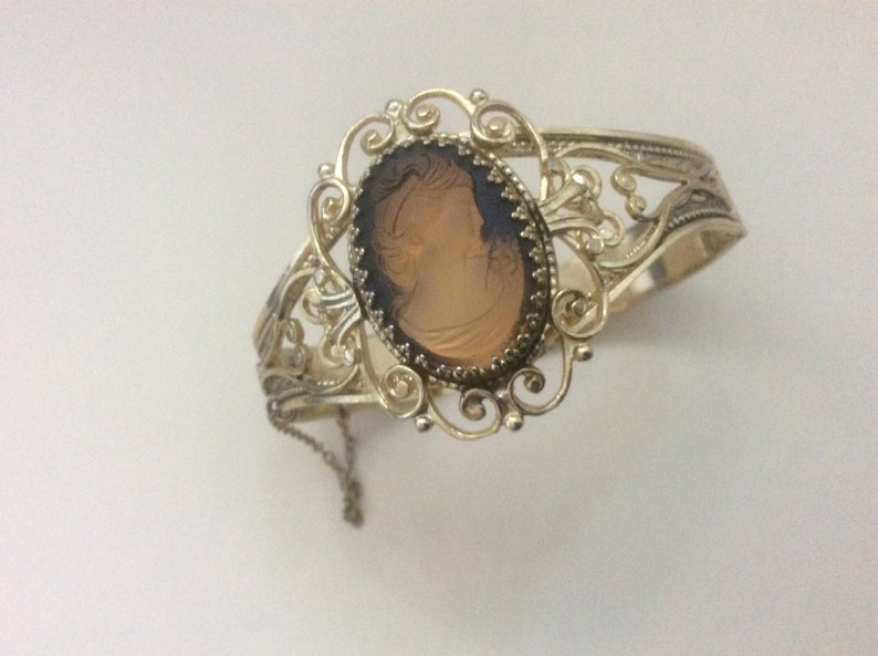 Whiting and Davis Brown glass Cameo bracelet 7