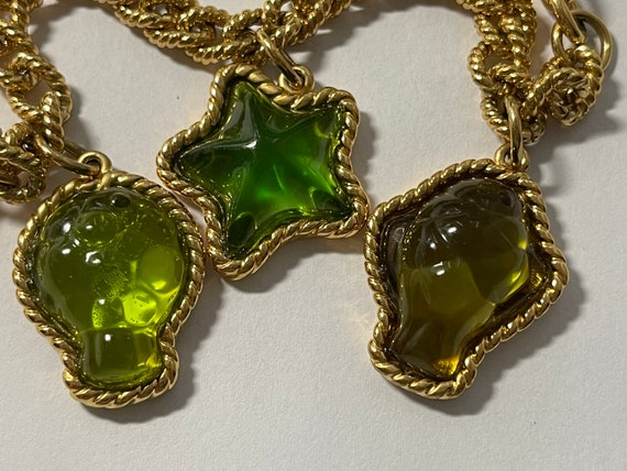 Trifari TM green lucite star, fish charms bracelet - image 3