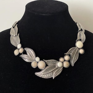 Dauplaise silver tone  leaf statement necklace