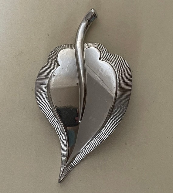 Monet silver plated leaf brooch - image 1