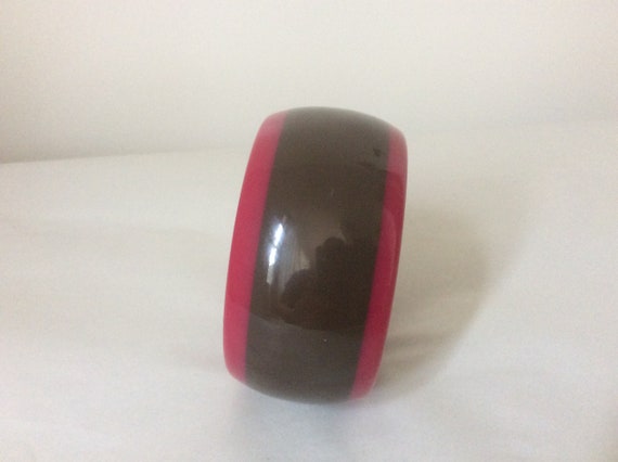 Brown, burgundy plastic bangle bracelet, size M. - image 2