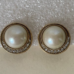 1928 unmarked faux pearl cabochon, rhinestone clip-on earrings