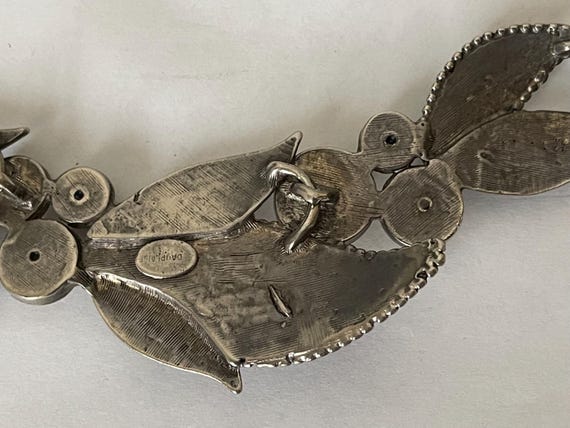 Dauplaise silver tone  leaf statement necklace - image 5