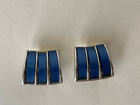 Charel blue thermoset plastic clip-on earrings - image 2