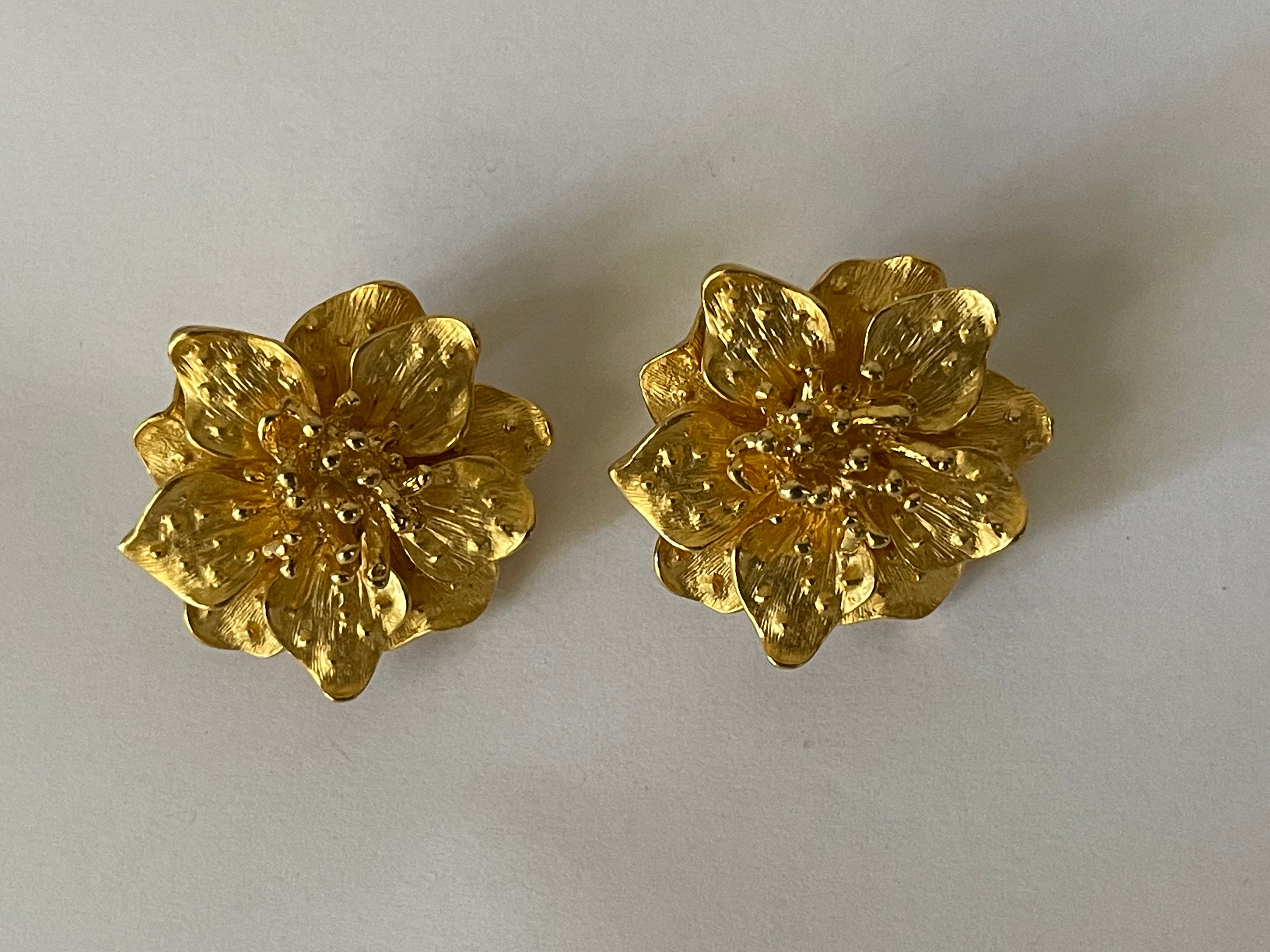 KJL Kenneth Jay Lane Satin Gold, Matte Gold Dogwood Flower Clip-on