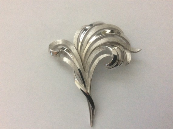 Trifari silver leaf brooch deals