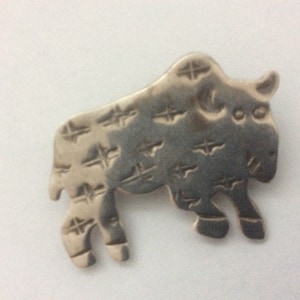 RL NAVAJO signed sterling silver cross stamp on buffalo bull brooch pendant