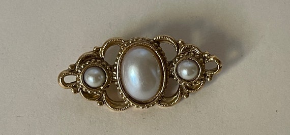 Loree faux pearl brooch. 1928 for Loree faux pear… - image 2