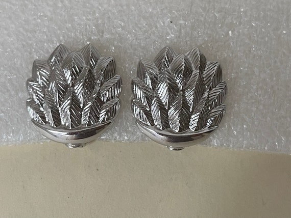 Monet Patd silver artichoke or flower silver plat… - image 1